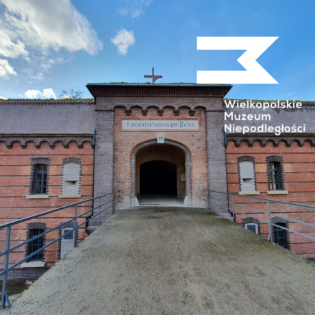 Grafika artykułu: na zdjęciu wejście do Fortu VII, w prawym górnym rogu logotyp Wielkopolskiego Muzeum Niepodległości.