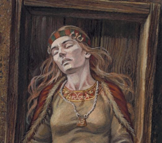 Grafika przedstawia rekonstrukcję pochówku kobiety. Kobieta w blond włosach, opasce na włosy i wisiorku leży w drewnianej trumnie. 